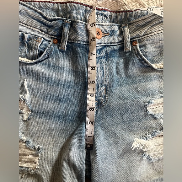 Edgely Light Wash Denim Shorts, distressed, Women’s Size 6 - Picture 13 of 13